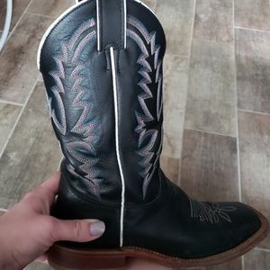 Justin Kennedy black boots